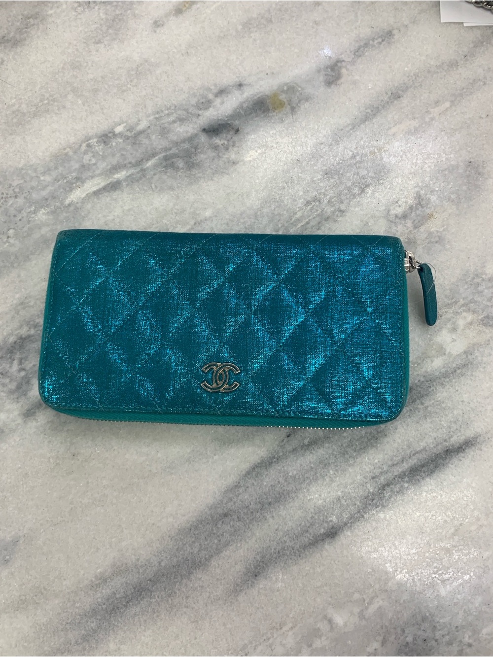 CHANEL Quilted Zip Wallet Teal Metallic RARE